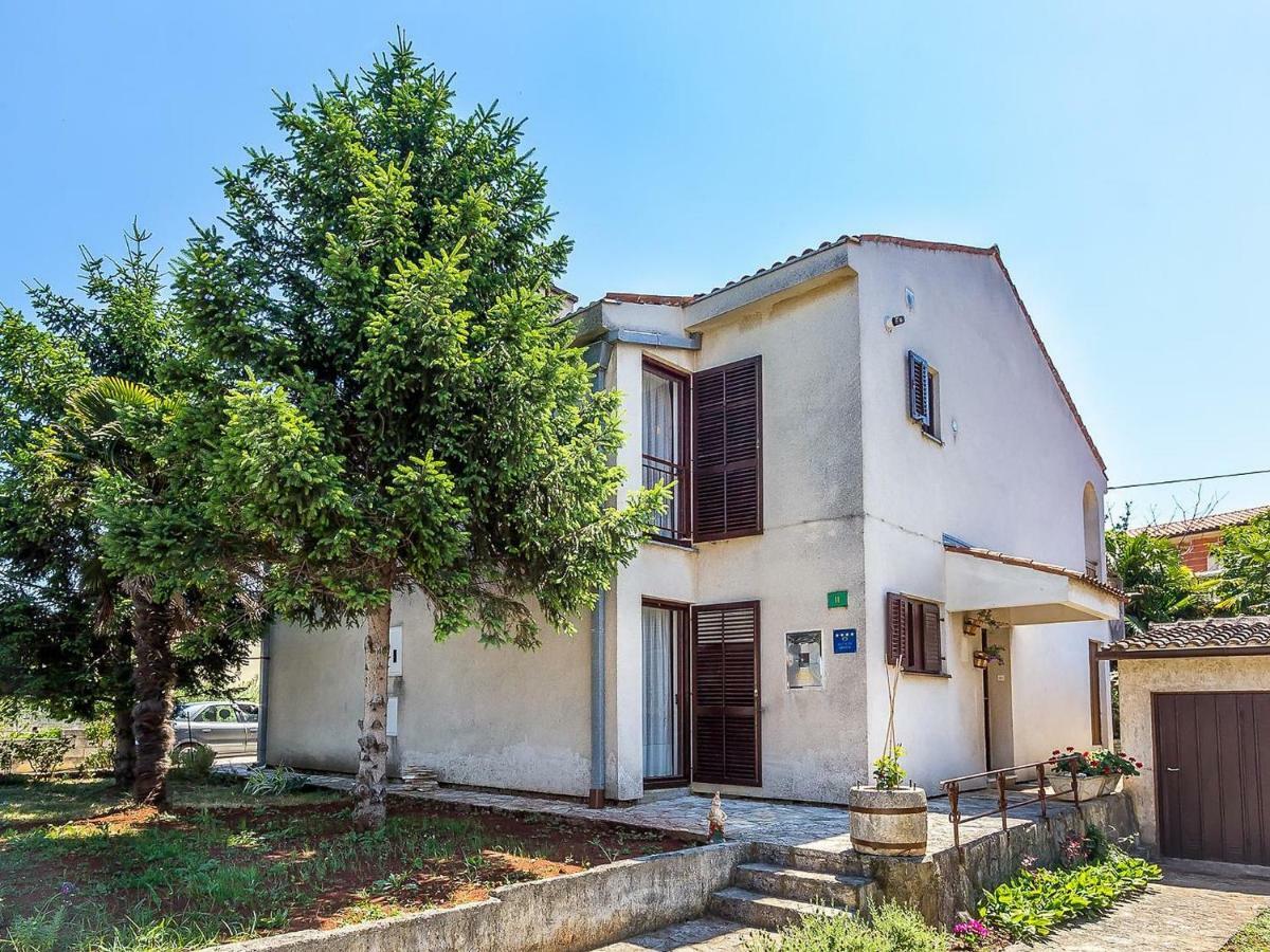Holiday home Holiday Ermanna Pula